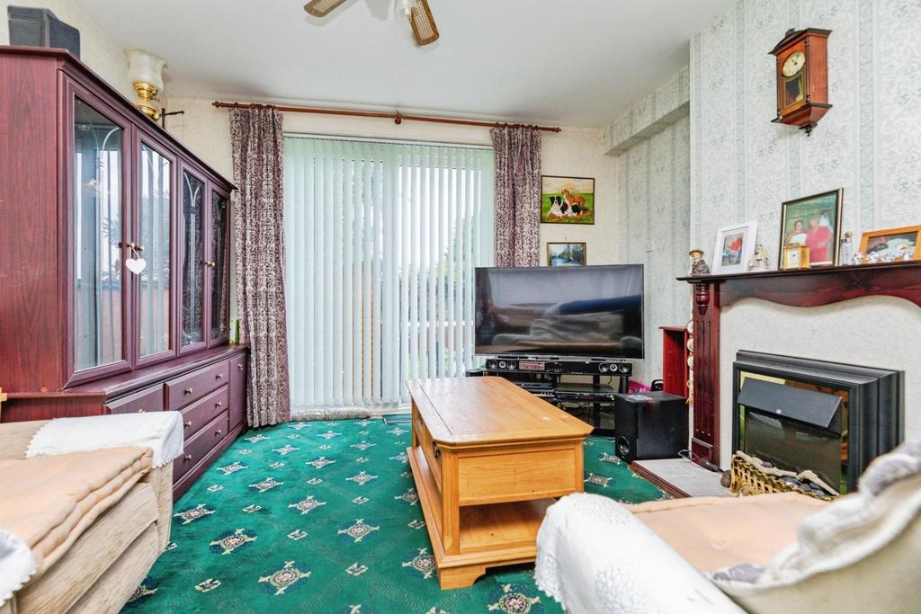 Pbox-living room-315575.jpg