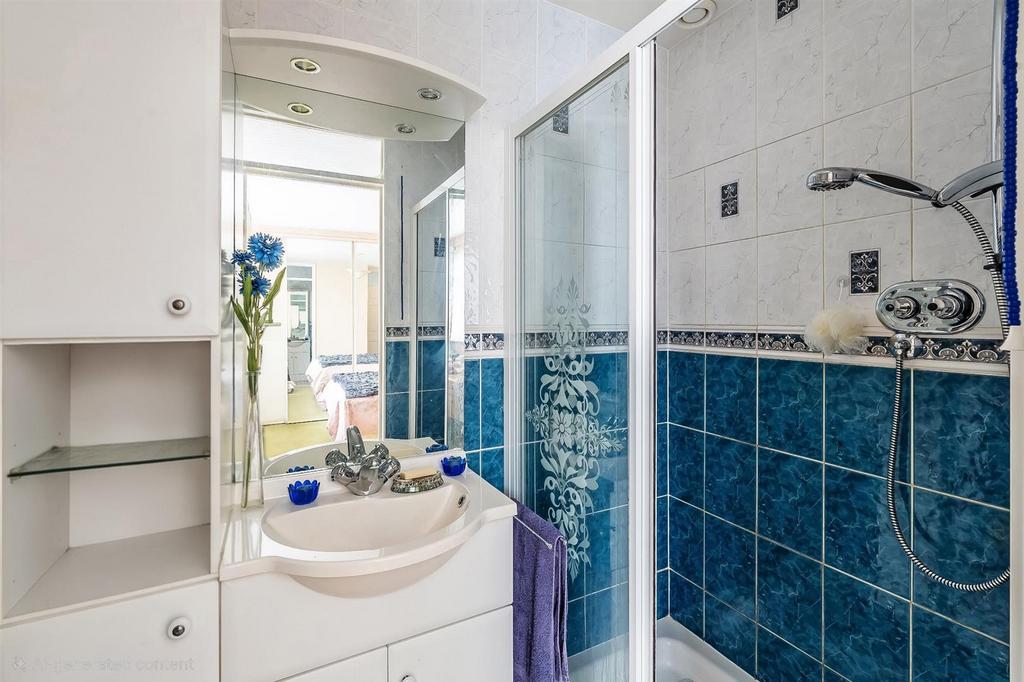 .Ensuite.jpg