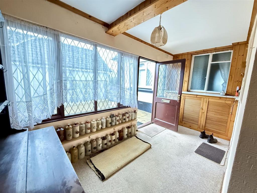 Side entrance porch