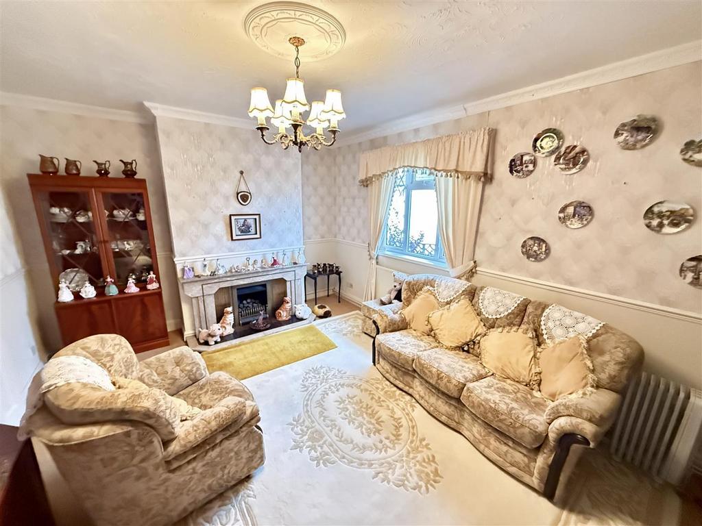Dining/sitting room