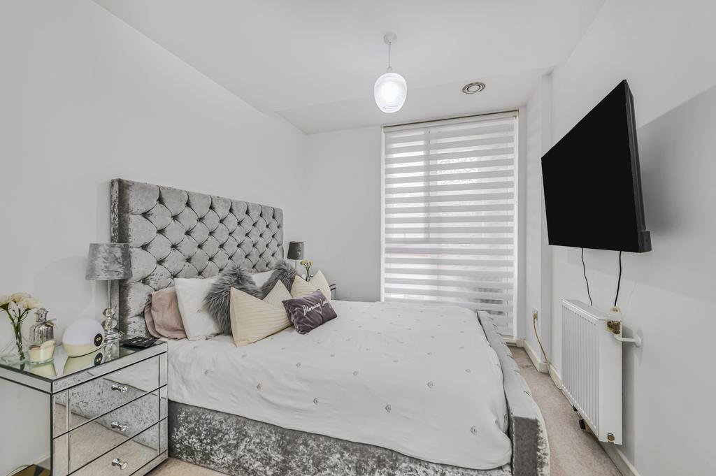 Lauren Burnett - Amelia Street, London, SE17...
