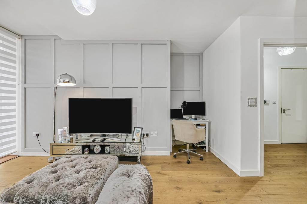Lauren Burnett - Amelia Street, London, SE17...