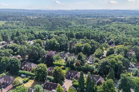4 bedroom detached house for sale, Stonehill Road, Hampshire GU35
