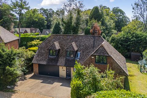 4 bedroom detached house for sale, Stonehill Road, Hampshire GU35