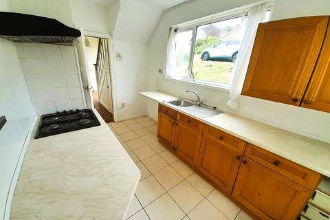 31 Dan Y Lan, Llanelli, SA14 8BP