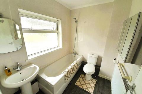31 Dan Y Lan, Llanelli, SA14 8BP