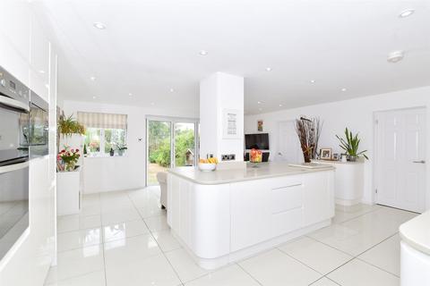 4 bedroom semi-detached house for sale, Vaughan Avenue, Tonbridge, Kent