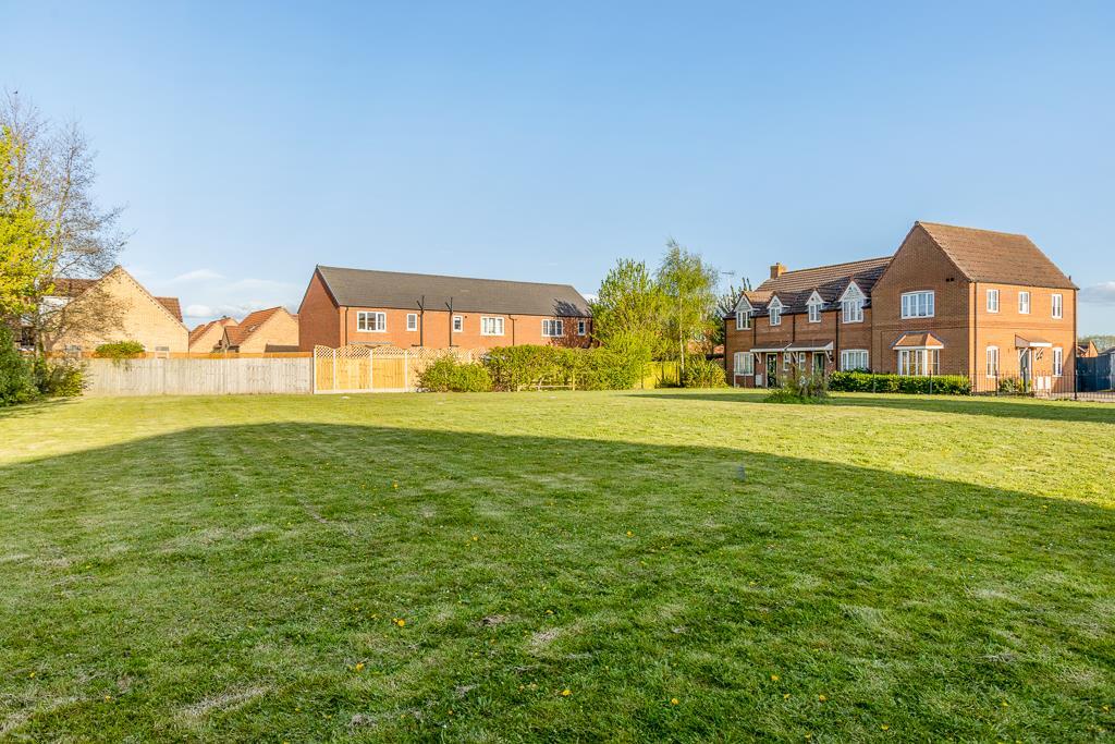 33 Oxford Gardens (Holbeach)-1.jpg