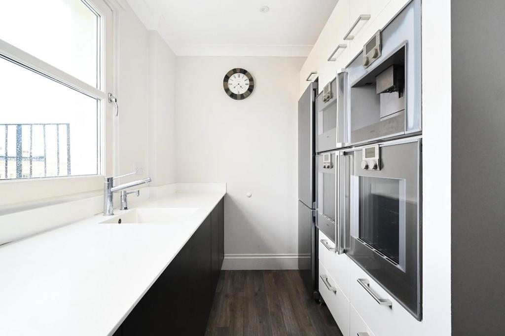 Apartment in Hove - View 4
