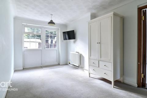 3 bedroom chalet for sale, New Road, Rougham, Bury St Edmunds