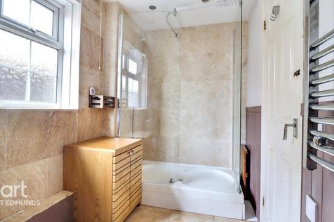 3 bedroom chalet for sale, New Road, Rougham, Bury St Edmunds