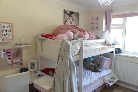 2 bedroom maisonette for sale, Fairlawns, Horley RH6