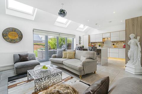 4 bedroom detached house for sale, Simpson Drive, Heyford Park, OX25