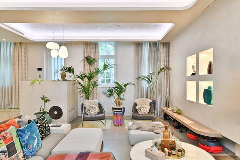 undefined, Bolton Gardens, South Kensington, London