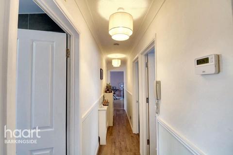 2 bedroom apartment for sale, Crown Road, Barkingside