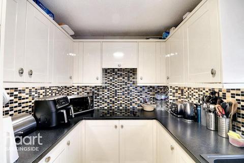 2 bedroom apartment for sale, Crown Road, Barkingside