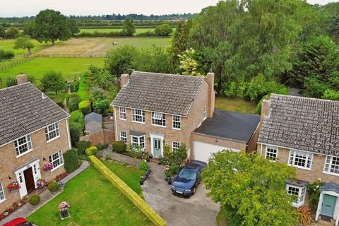 4 bedroom detached house for sale, Meadow View, St. Neots PE19