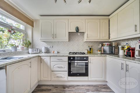3 bedroom semi-detached house for sale, Lower Weybourne Lane, Badshot Lea, Farnham, Surrey, GU9