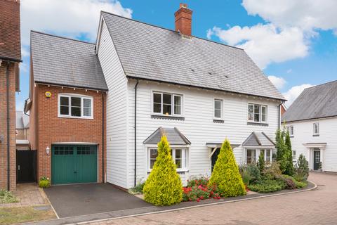 4 bedroom detached house for sale, Cheesmer Way, Horsham, RH12