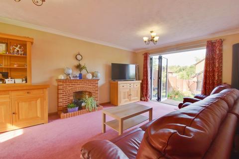 4 bedroom detached house to rent, Avalon Close, Hertfordshire WD25