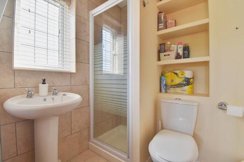 4 bedroom detached house to rent, Avalon Close, Hertfordshire WD25