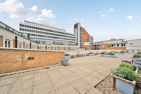2 bedroom flat for sale, Brewhouse Lane, London, London, SW15