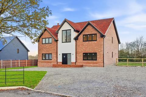 4 bedroom detached house for sale, Chelmsford Road, Barnston, Dunmow