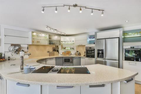 4 bedroom detached house for sale, Crichel Mount Road, Evening Hill