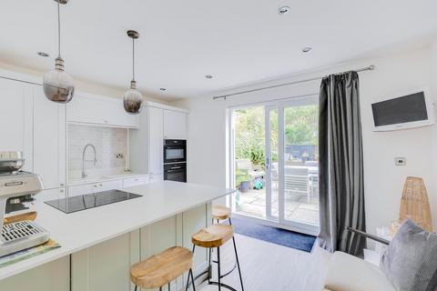 17 Castle Road, Tongwynlais, Cardiff, CF15 7JQ