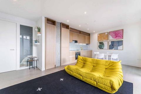 2 bedroom flat to rent, Wadeson Street, Bethnal Green, London, E2