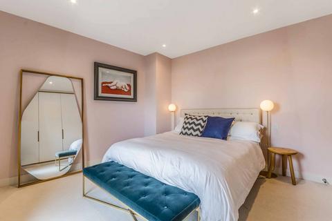 2 bedroom flat to rent, Wadeson Street, Bethnal Green, London, E2
