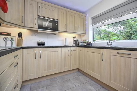 4 bedroom detached house for sale, The Avenue, Leigh