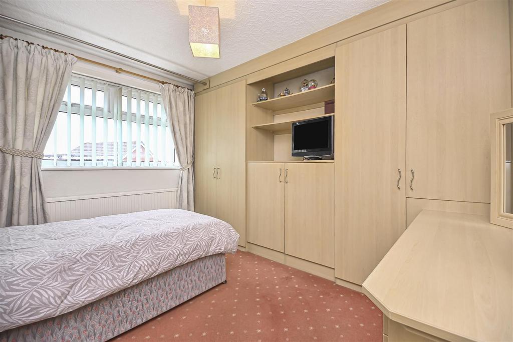 220 The Avenue Bedroom 3 (2).jpg