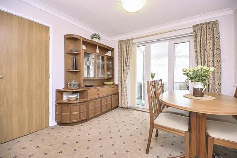 4 bedroom detached house for sale, The Avenue, Leigh