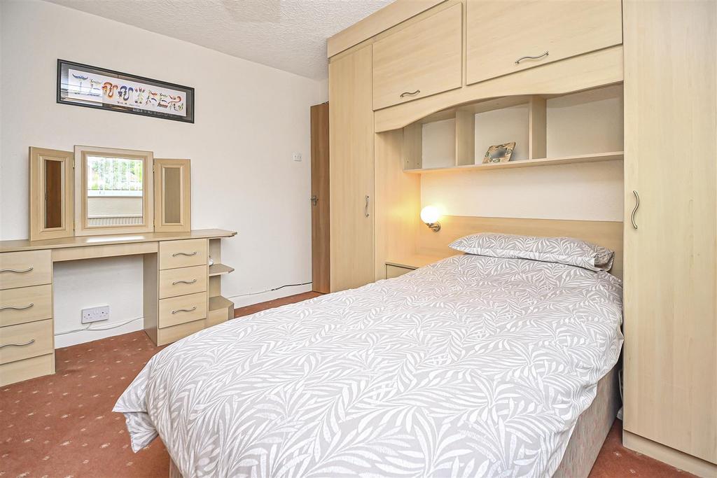 220 The Avenue Bedroom 3 (1).jpg