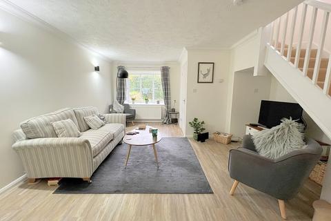 undefined, Hart Close, New Milton, Hampshire. BH25 5GL