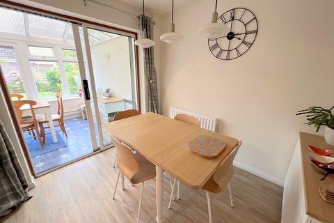 undefined, Hart Close, New Milton, Hampshire. BH25 5GL