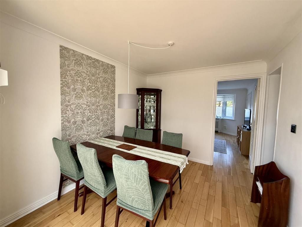 Dining Room: