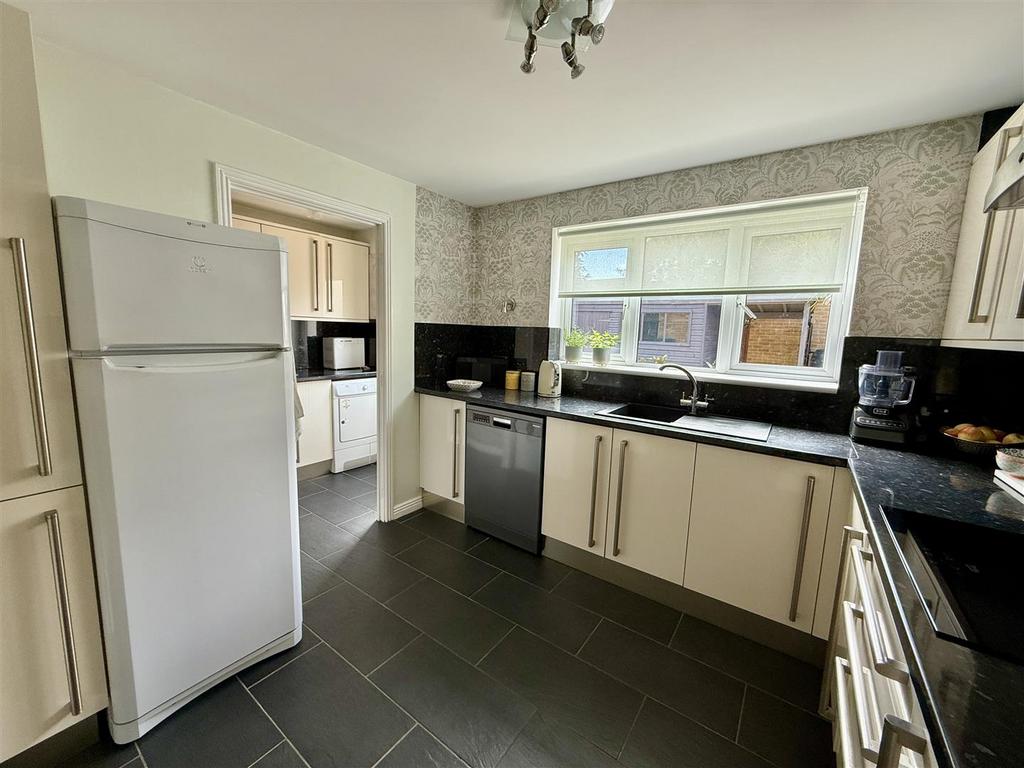 Kitchen: