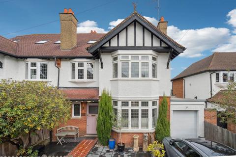 undefined, Avenue Rise, Bushey