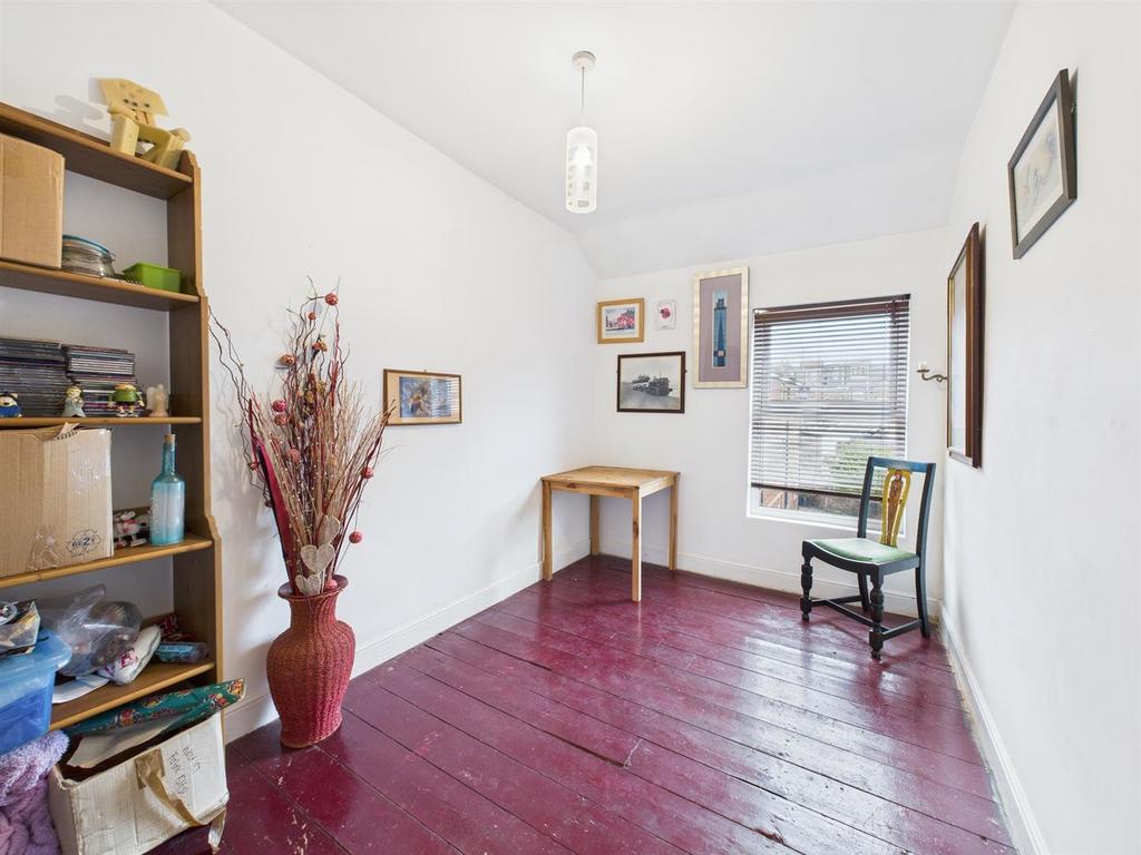 Bedroom: