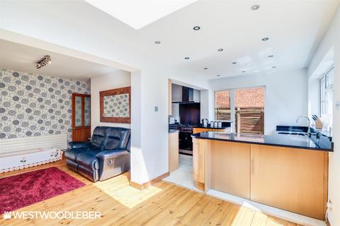 3 bedroom semi-detached house for sale, Grenville Avenue, Broxbourne EN10