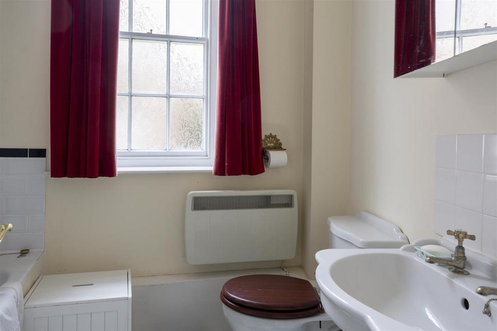 No 8 Trinity Court  10.jpg