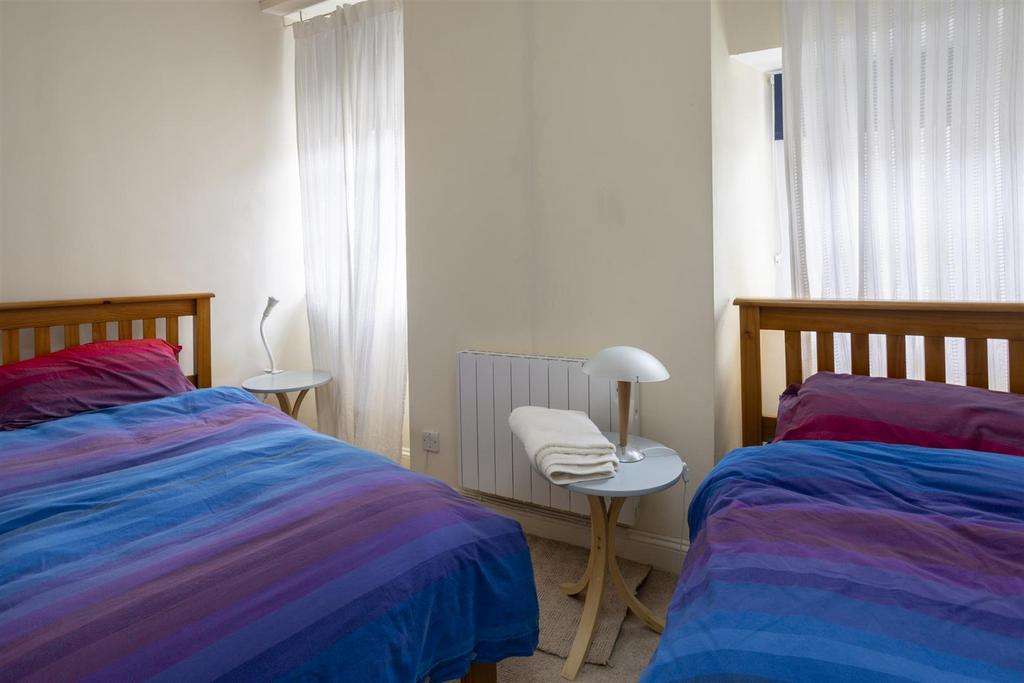 No 8 Trinity Court  13.jpg