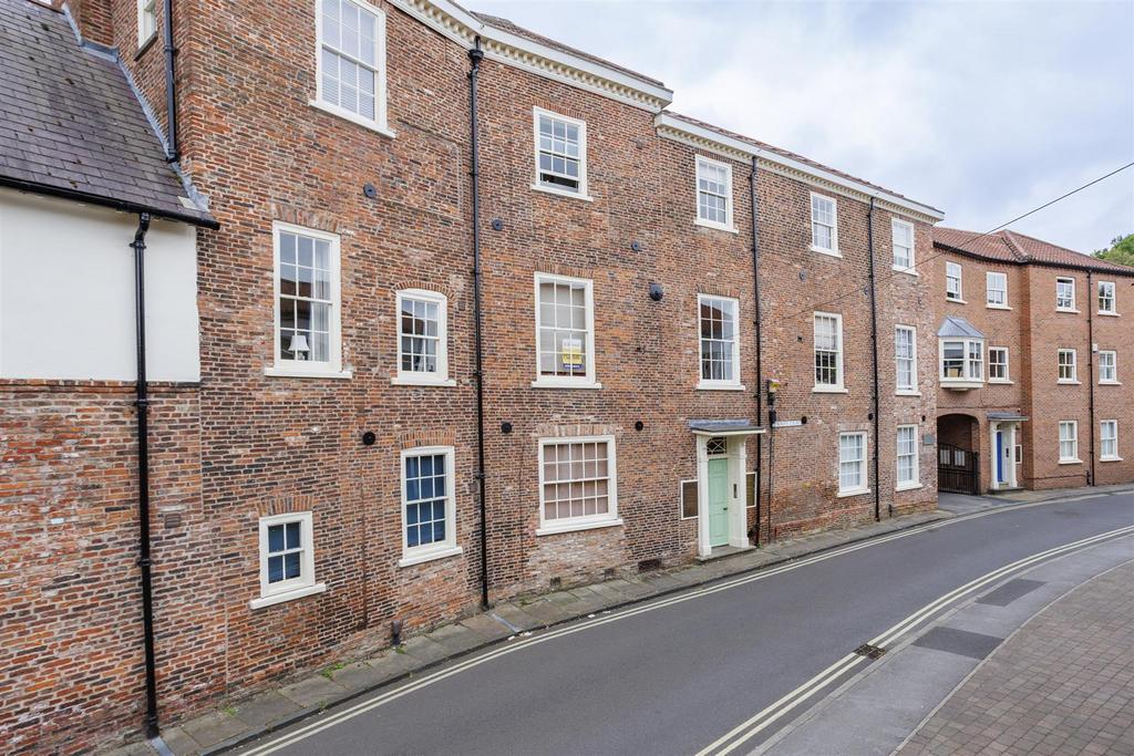 No 8 Trinity Court  18.jpg