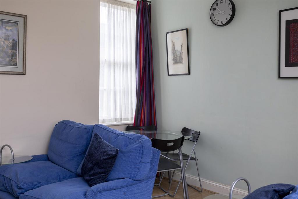 No 8 Trinity Court  8.jpg
