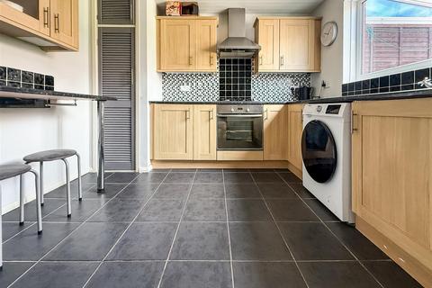 2 bedroom end of terrace house for sale, Shelley Avenue, Portsmouth