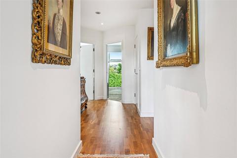 2 bedroom apartment for sale, Colonial Drive, London, W4