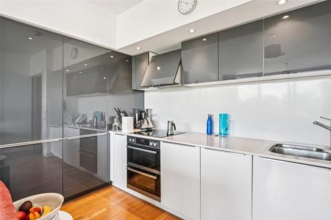 2 bedroom apartment for sale, Colonial Drive, London, W4