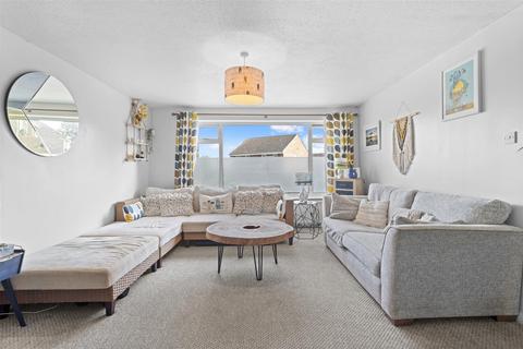 4 bedroom detached house for sale, Balmoral Close, Seaford